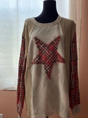 POL Cream Sweatshirt with Pink Plaid Star & Sleeves-Size Large-New in Package
